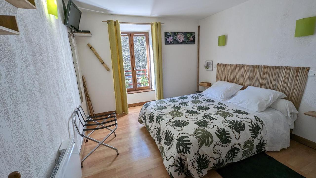 Chambres D'Hotes Les Lits Des Fees Saint-Floret Buitenkant foto