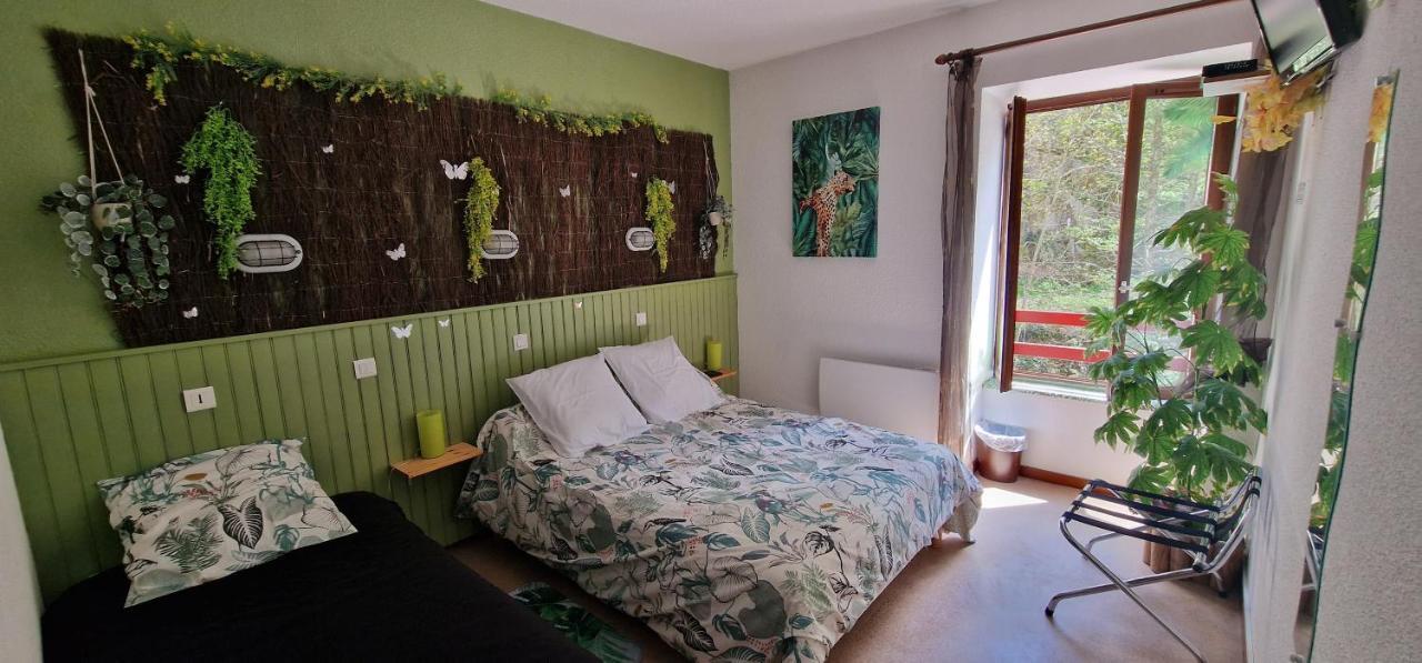 Chambres D'Hotes Les Lits Des Fees Saint-Floret Buitenkant foto